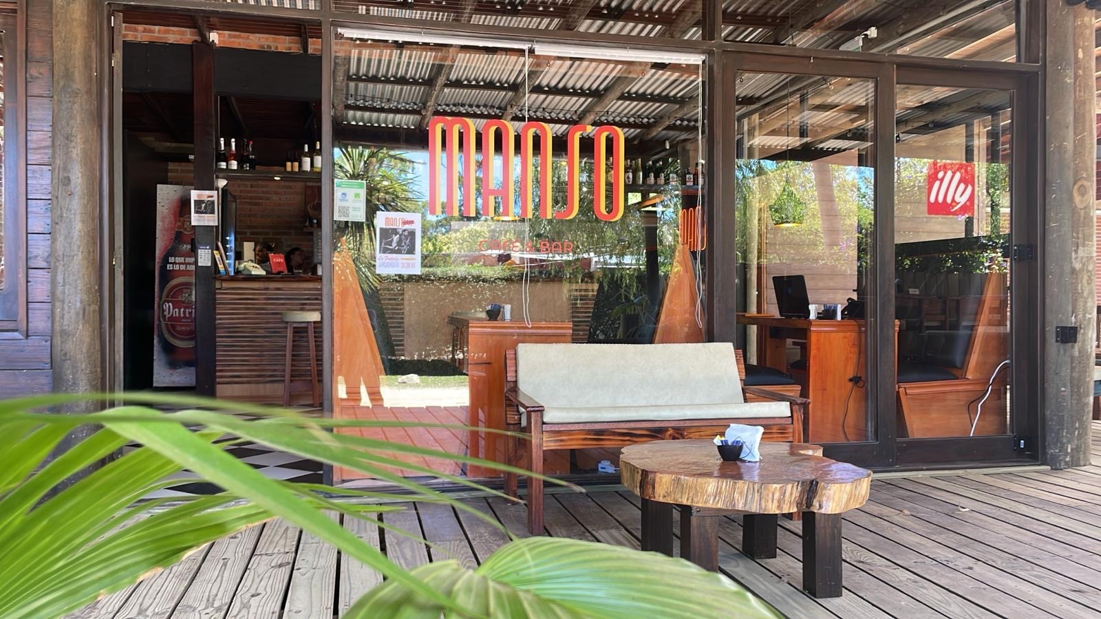 Muestra de otoño de Leticia Dieste Tisnés en Manso Café y Bar de La Pedrera