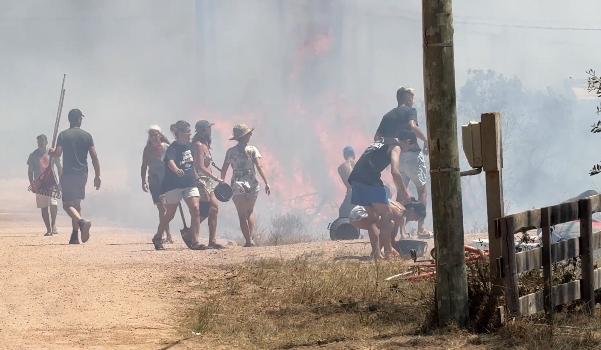 Vecinos combatieron incendio en Punta del Diablo