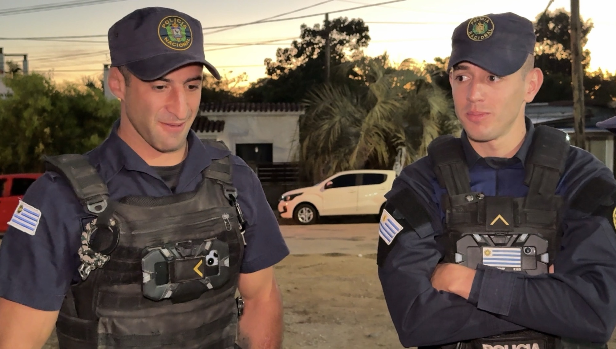 Heroico: Un policía participó del rescate de un hombre en la playa de Santa Isabel