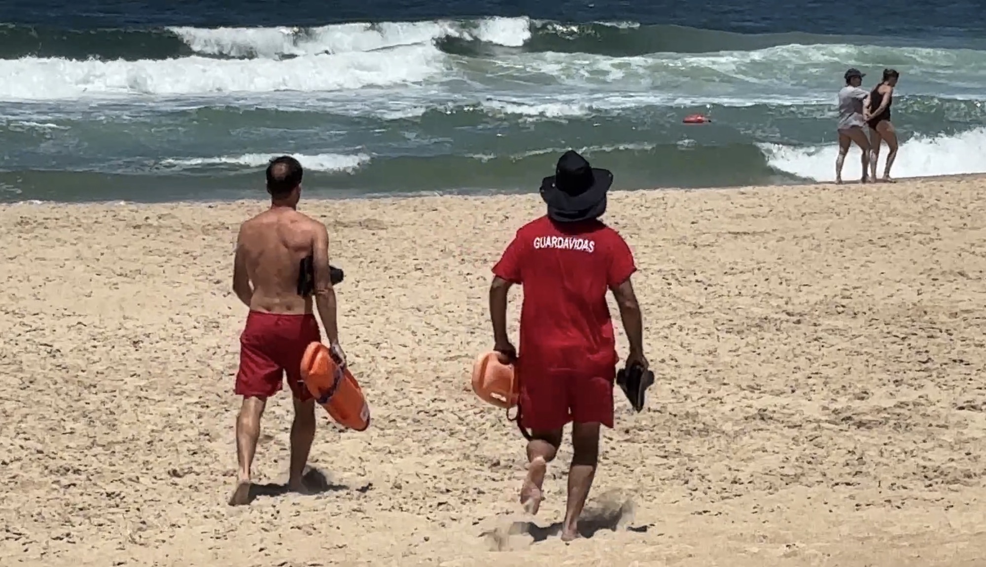Guardavidas de Rocha emitieron un comunicado tras rescate en Playa de Santa Isabel