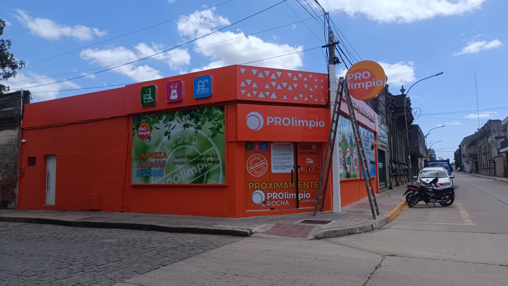 Prolimpio renueva una esquina en el centro de la ciudad de Rocha