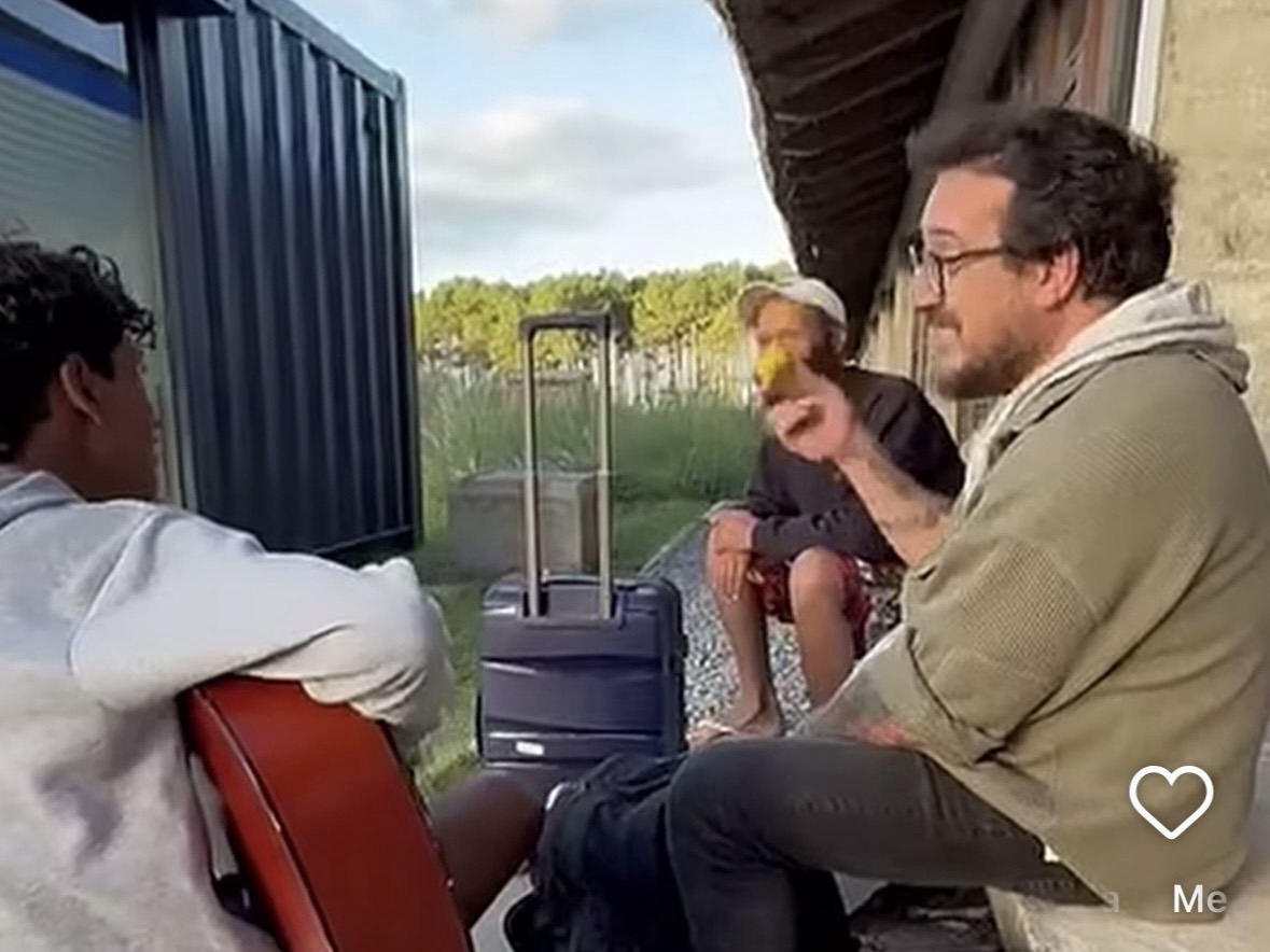 Un momento viral en la puerta del Cabo Polonio con el cantante de La Vela