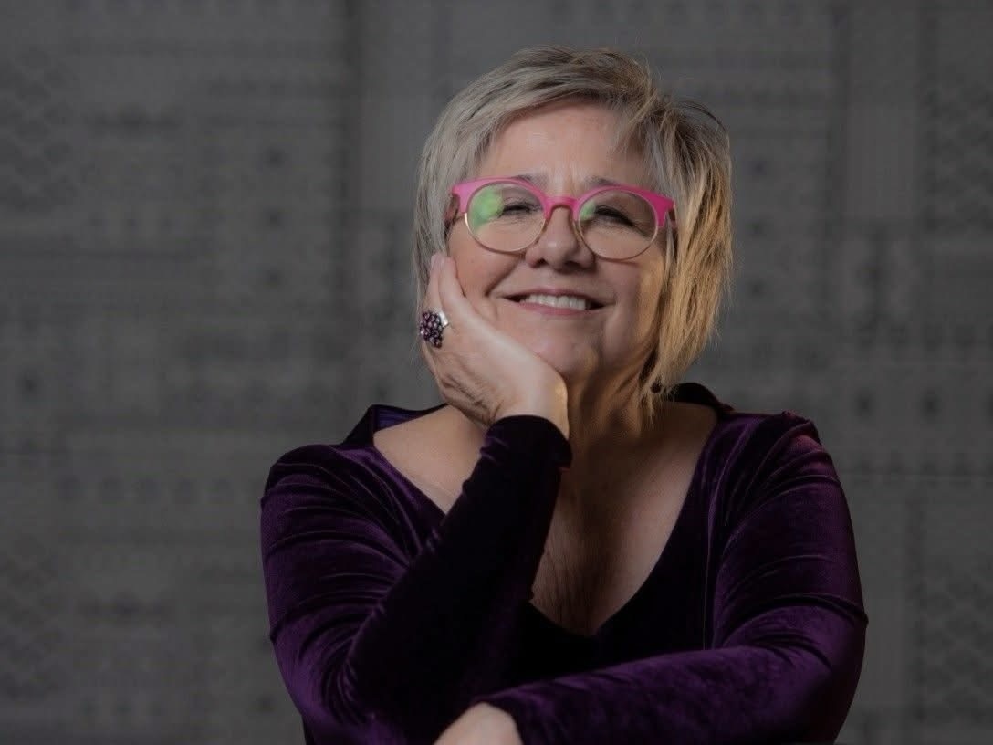 Laura Canoura presenta “El vuelo de la mariposa” en el Teatro 25 de Mayo de Rocha