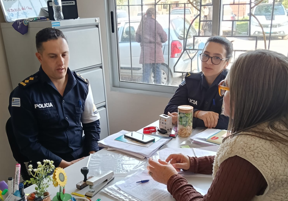 Alcaldesa de Chuy mantuvo reunión con la Policía Comunitaria