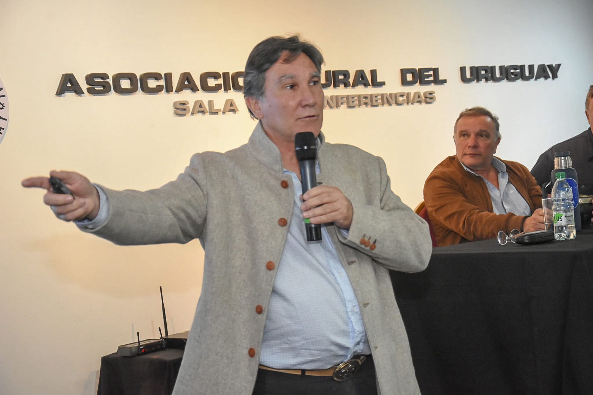 Rocha presentó la propuesta del Hipódromo en la Expo Prado